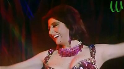 نبيلة عبيد تحتفل بعيد ميلادها بوصلة رقصة على واحدة ونص