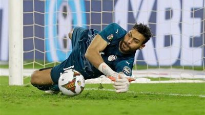 المحظوظ.. أبو جبل حارس عرين الفراعنة فى أفريقيا للمرة الثانية.. القصة كاملة