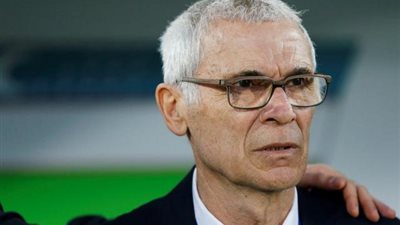 مدرب المنتخب السابق يهنيء ”كوبر” بميلاده الـ65