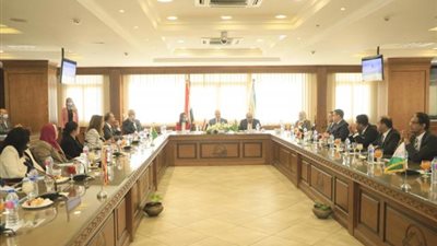 أبرزها ملف التصالح.. تفاصيل الجلسة الساخنة بين محافظ الجيزة وأعضاء مجلس الشيوخ بالمحافظة