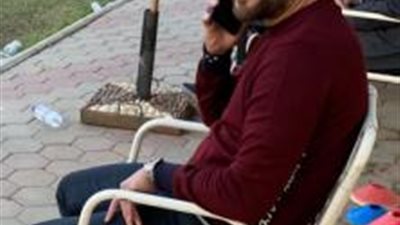 أحمد حسن يحضر مباراة منتخب الشباب  أمام النجوم