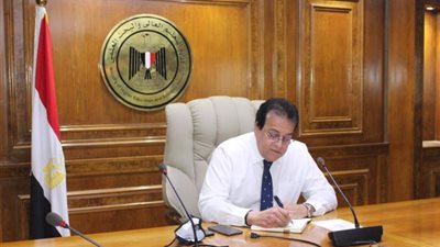 بالصور .. تفاصيل اجتماع عبد الغفار مع مساعديه لمتابعة العمل بمشروعات الوزارة خلال المرحلة القادمة