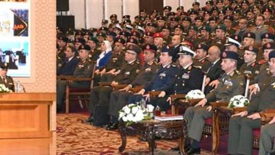 وزير الدفاع يشهد مناقشة البحث الرئيسى لإدارة الشئون المعنوية للقوات المسلحة