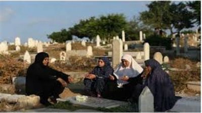 حكم زيارة المرأة الحائض للمقابر