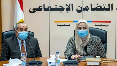 ”القباج” ووزير الطيران المدنى يتفقان على عرض منتجات جمعية النور والأمل فى المطارات المصرية