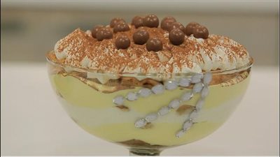 «زي المطاعم».. كيفية إعداد كريم كراميل بالبسكويت في المنزل