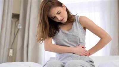هل مغص البطن علامة على سرطان المعدة؟.. اعرف الإجابة