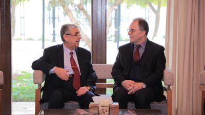 بالتعاون مع الجامعة الأمريكية.. وزير الكهرباء يطلق برنامج تدريبي لقيادات شركات التوزيع