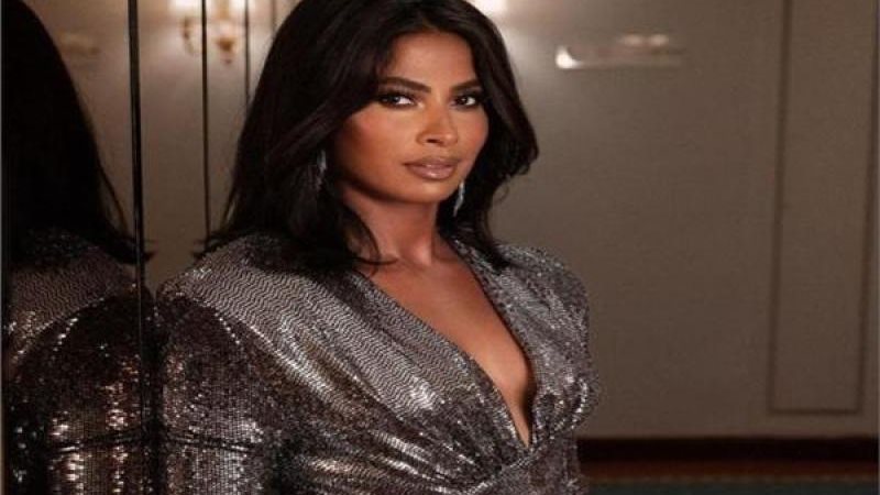 الفنانة روبي