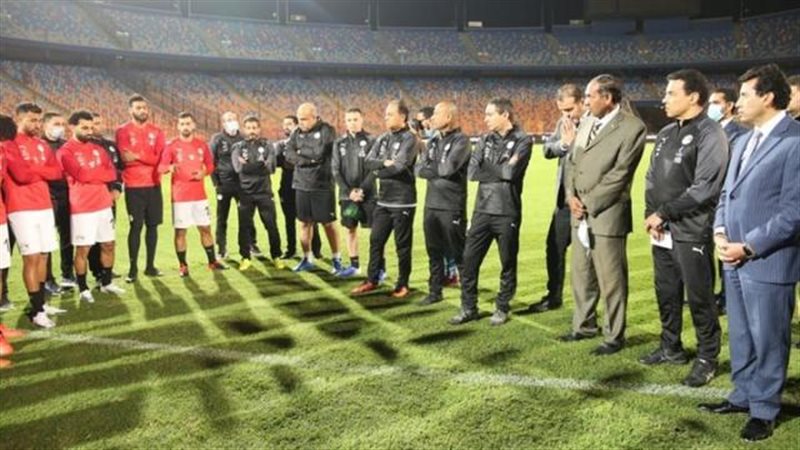 وزير الرياضة ومنتخب