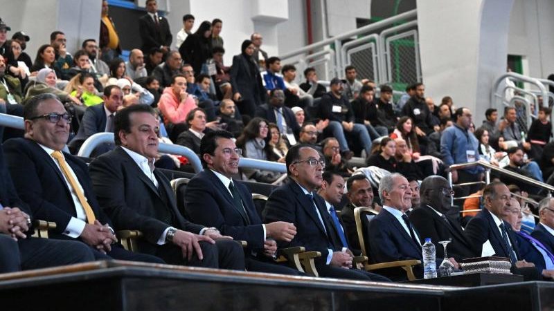 رئيس الوزراء خلال