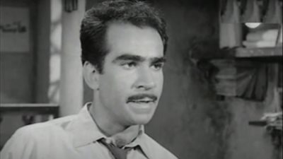 المثقف المتشرد..  وفاة زوجته أصابه بإكتئاب ويتسول في الشوراع.. حكاية الراحل عبد العزيز مكيوى