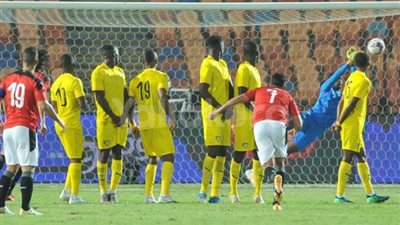 منتخب مصر يضرب توجو بهدفين في الشوط الأول