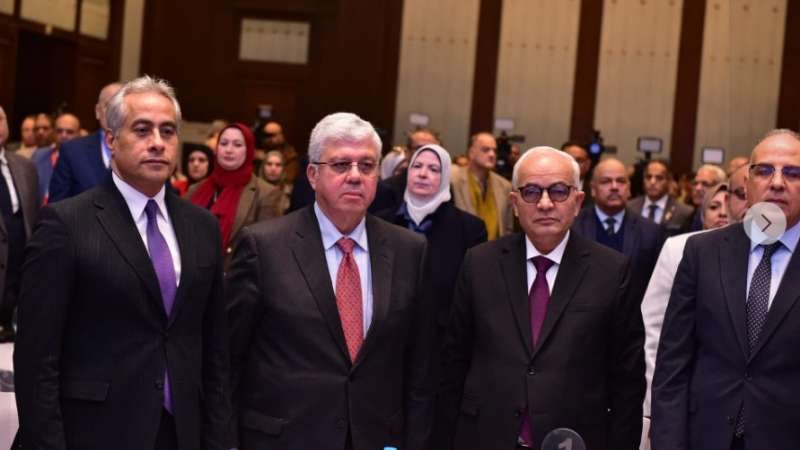 وزير العمل يشارك