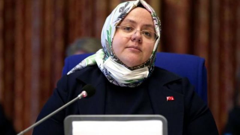 وزيرة الأسرة والعمل