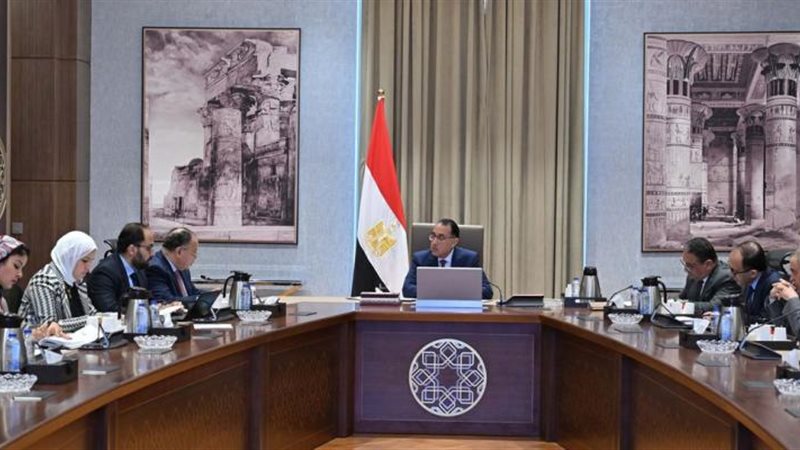 رئيس الوزراء يتابع