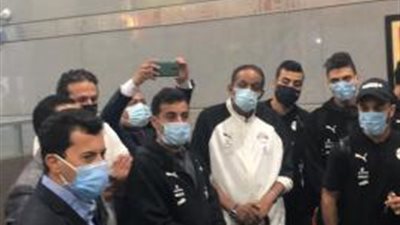 وزير الرياضة يستقبل بعثة منتخب مصر بعد رحلة٦ ساعات