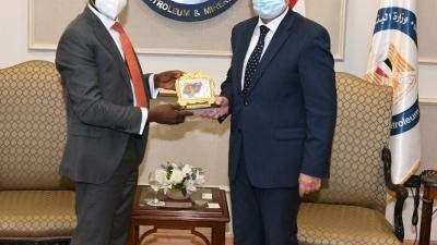 وزير البترول يلتقى نظيره النيجيرى لبحث سبل تعزيز التعاون المشترك بين البلدين