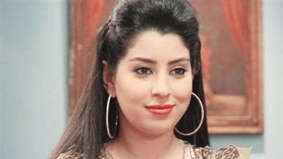 أيتن عامر توجه رسالة لـ مي عز الدين بسبب ”خيط حرير”