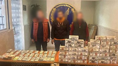 ضبط 3 أشخاص لقيامهم بالإتجار غير المشروع بالنقد الأجنبى