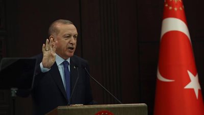 نقص شديد في الأدوية وديون متراكمة .. ثورة الجيش الأبيض في تركيا ضد نظام اردوغان