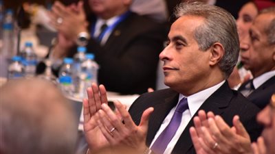 مشروع ”مهني 2030” وبرامج تدريبية مجانية: جهود وزارة العمل لتعزيز القطاع العمالي