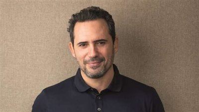 أنف وثلاث عيون.. حكاية ظافر العابدين مع شخصية الدكتور ”هاشم”