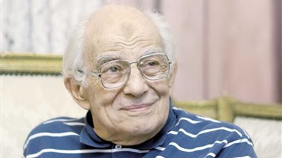 90 سنة أشغال فنية.. محطات مهمة فى حياة رشوان توفيق