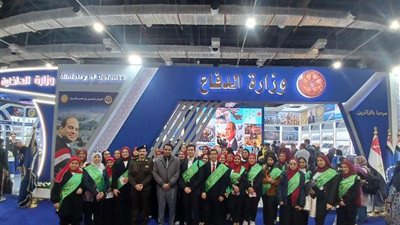 طلاب جامعة القاهرة في زيارة لمعرض القاهرة الدولي للكتاب 2024 (صور)