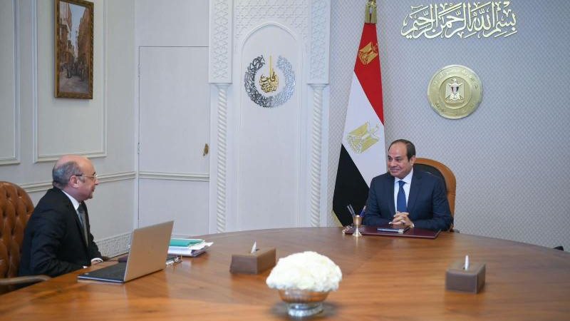 الرئيس السيسي ووزير