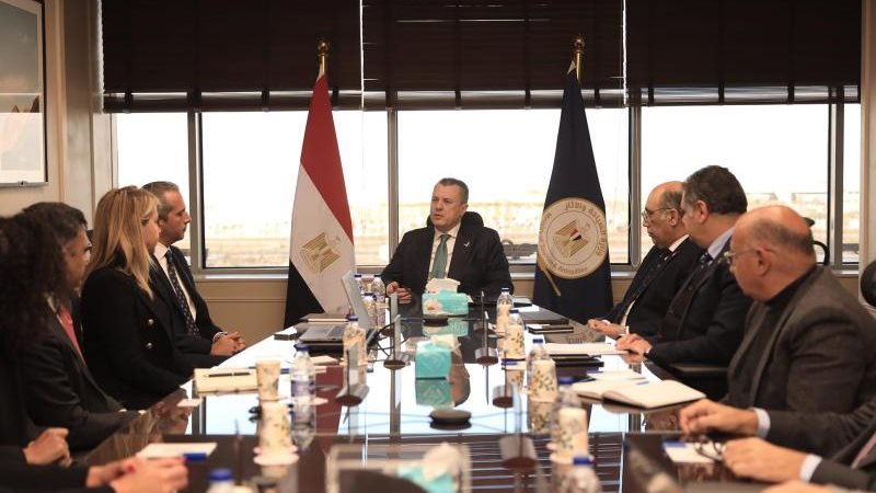 اجتماع وزير السياحة