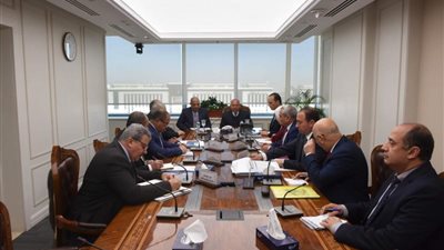 تعاون مشترك بين «النقل» و«قطاع الأعمال» لتوطين صناعة الأتوبيسات وتصديرها