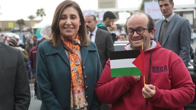 بالصور.. وزيرة الثقافة تفتتح فاعليات لدعم فلسطين بمعرض الكتاب