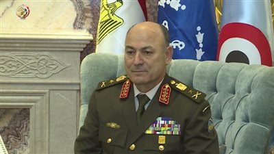 رئيس أركان القوات المسلحة يتفقد ضبطيات قوات حرس الحدود