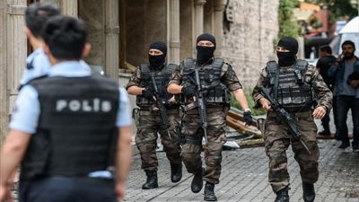 السلطات التركية تصدر أوامر باعتقال 101 شخصاً بتهمة الإرهاب