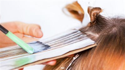 وصفات طبيبعية لتفتيح لون الشعر