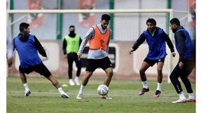 اكرم توفيق وصلاح محسن في تدريبات الأهلي
