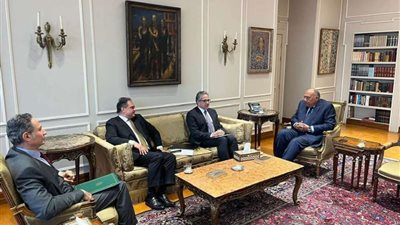 عاجل .. وزير الخارجية يستقبل مرشح مصر لمنصب مدير عام  اليونسكو