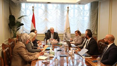 «عاشور» يبحث  تعزيز التعاون مع « السيفير العالمية » لتحسين جودة التعليم الجامعي