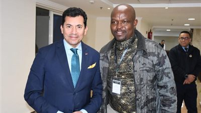 وزير الرياضة يستقبل وفد المجلس الرياضي بالاتحاد الافريقي