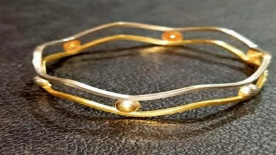 اشتروا الذهب.. الأسعار تواصل الانخفاض..  و اللقاح كلمة السر