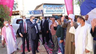 شاهد.. لماذا يزور وزير القوى العاملة حلقات السمك في كل محافظة؟