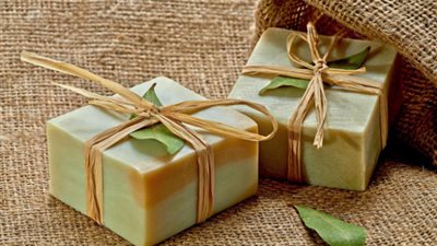كنز من الفوائد الصحية.. ماذا تعرفين عن «الصابون الحلبي»؟