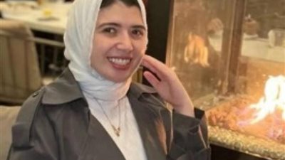 «مستريحة الإنترنت».. تفاصيل ليلة بكت فيها بلوجر شهيرة بعد النصب على 2000 سيدة