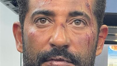 عمرو سعد يشارك جمهوره بصورة من كواليس فيلم ”الغربان”