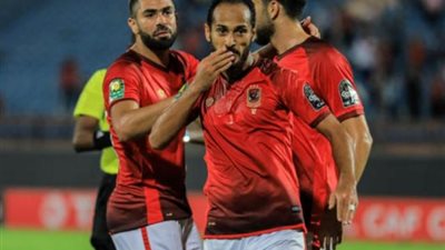 الأهلي يتقدم على أبوقير للأسمدة (2_1) في الشوط الأول