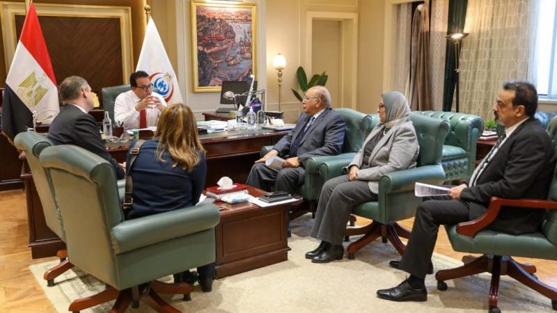 اجتماع وزير الصحة