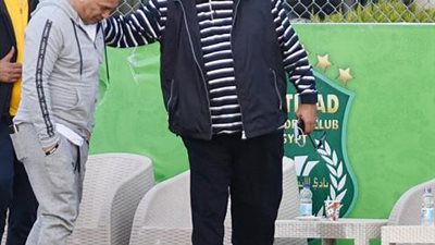 رئيس الاتحاد يحفز فريق الكرة قبل لقاء الأهلي المرتقب