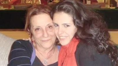 رسالة مؤثرة من دنيا عبد العزيز لوالدتها الراحلة