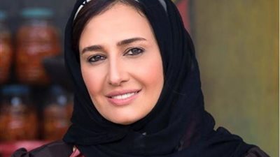 حلا شيحة ترتدي الحجاب وتقرأ القرآن بعد جدل زواجها من معز مسعود